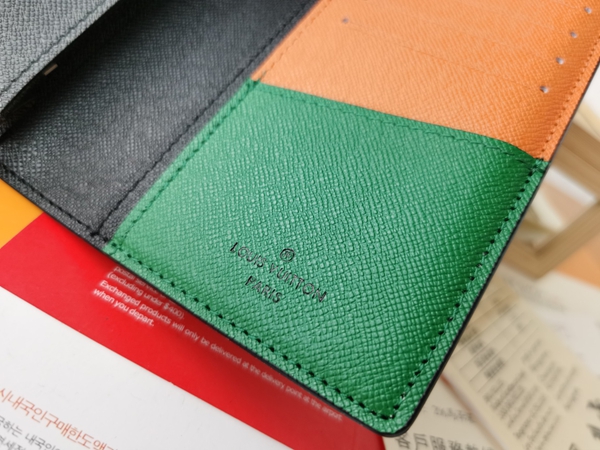 LVコピーウォレット角部分ディテール